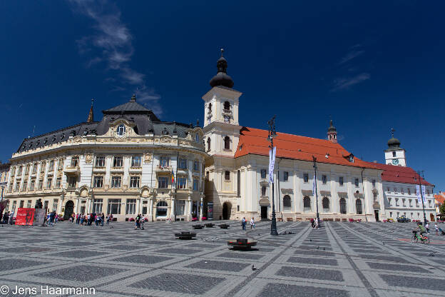 Rathaus und Jesuitenkirche